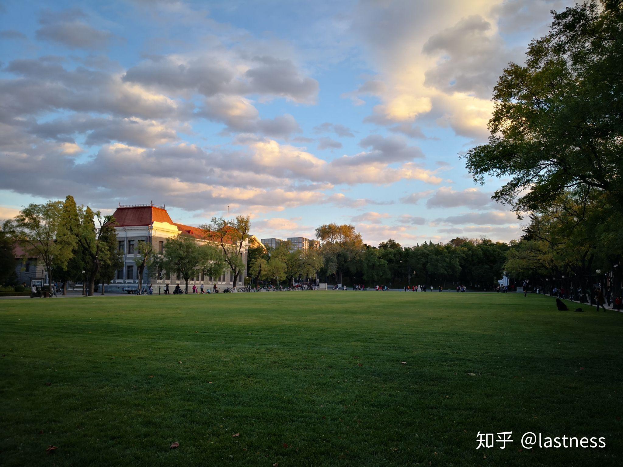 想要一些清华大学的图片景色建筑都可以