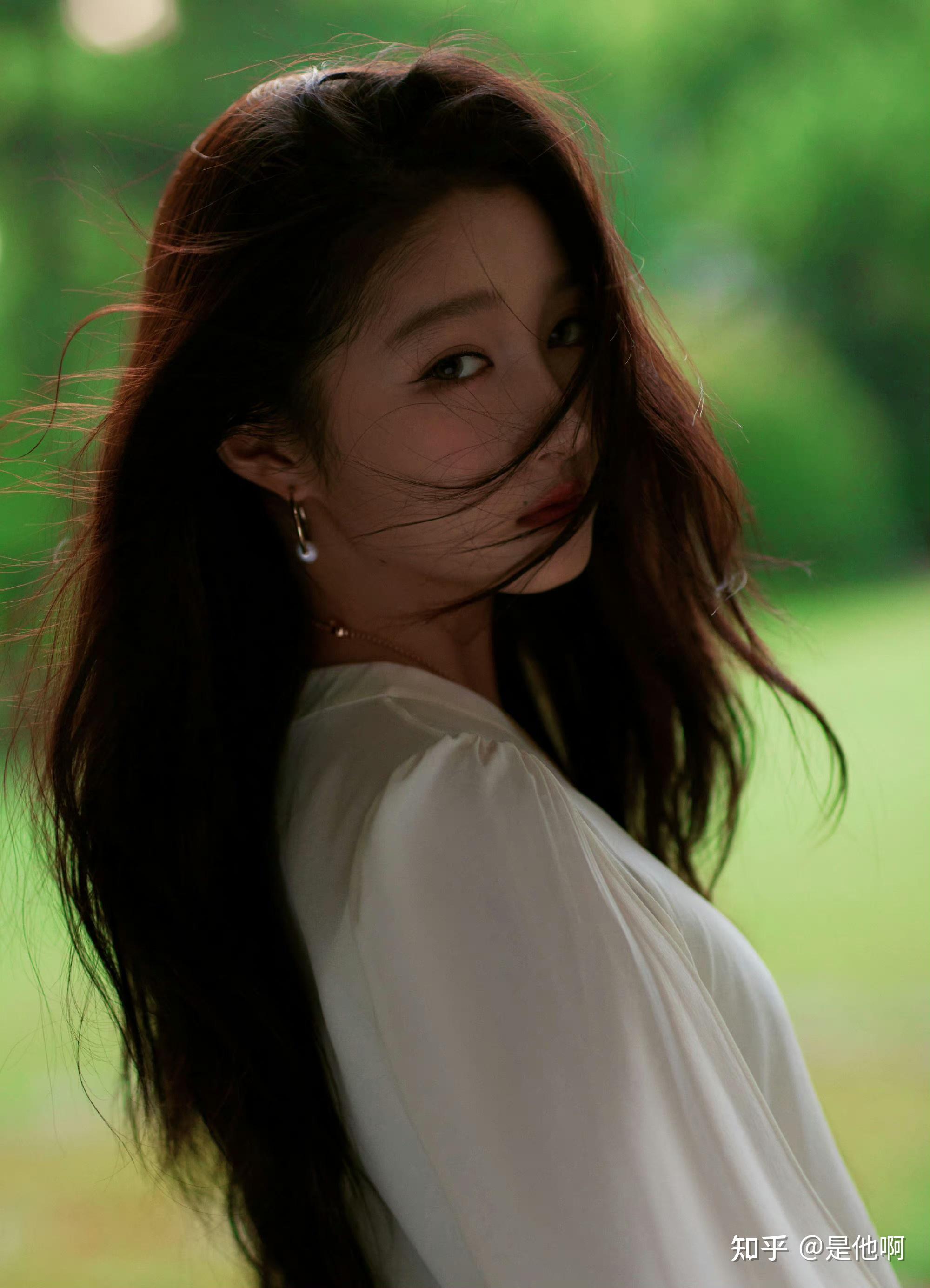 如何评价关晓彤本人? - 知乎