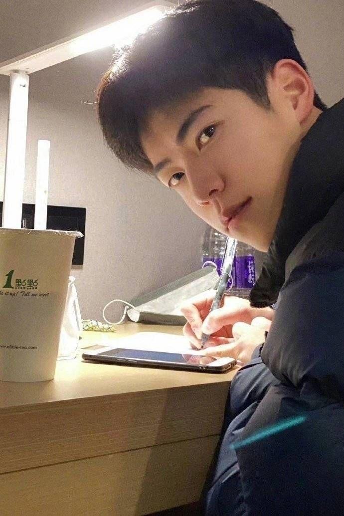 可以看看你们见过的素人帅哥吗