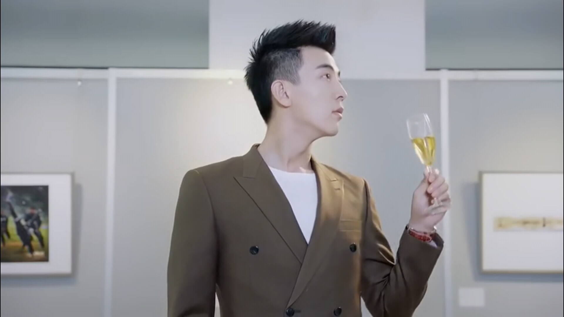 如何评价电视剧《一起同过窗》的余皓? - 知乎