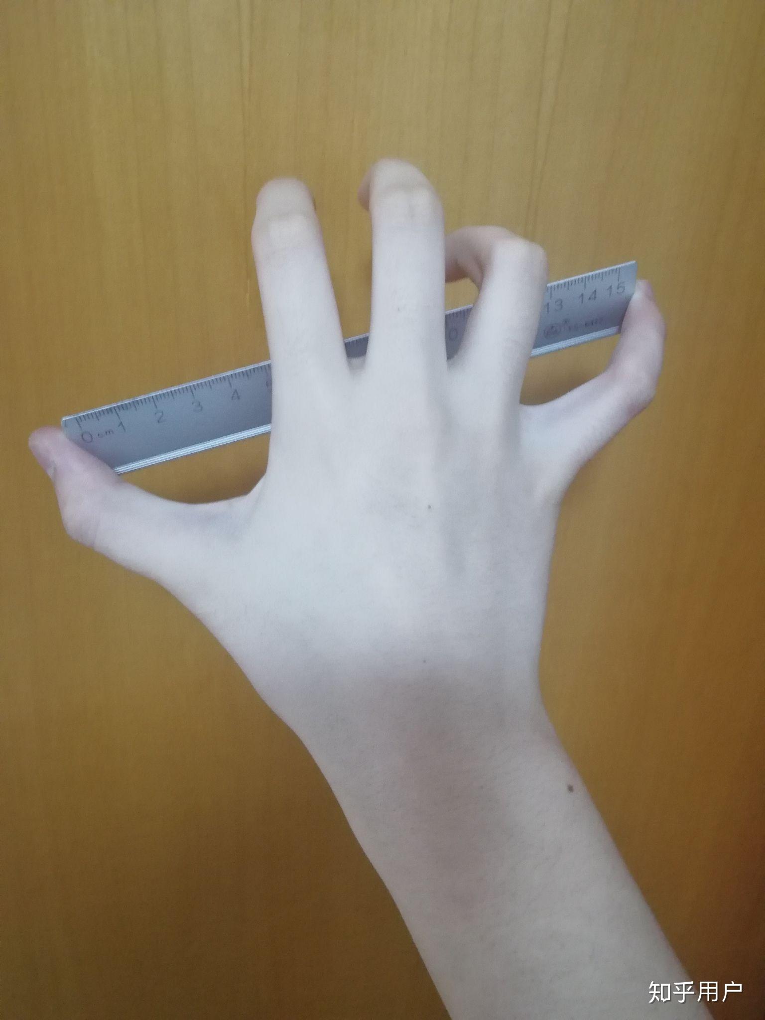 女生手比较大是什么体验?男生怎么看? - 知乎
