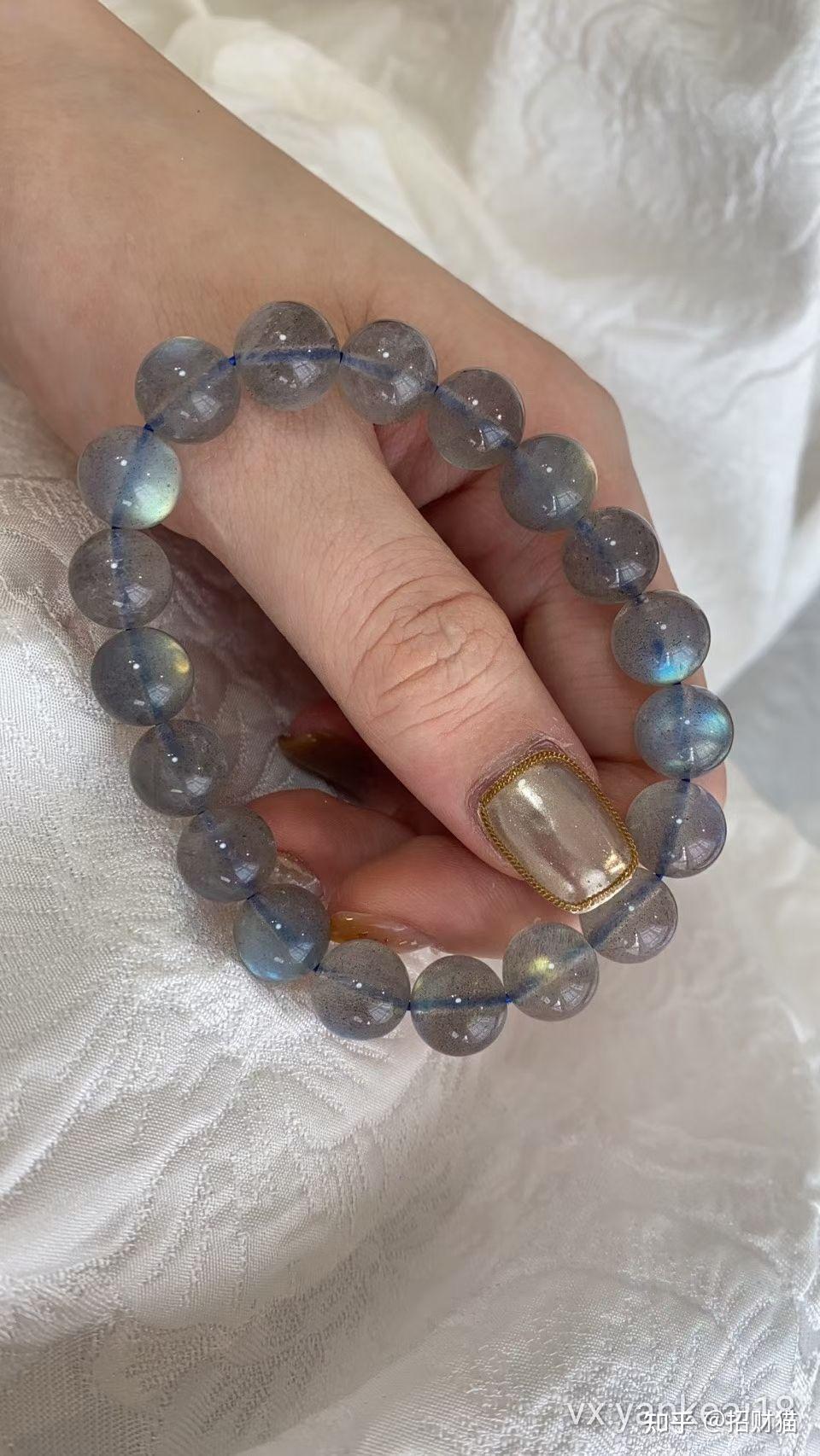 最近买了第一条水晶来知乎没查到说是叫灰水晶能麻烦科普一下吗谢谢