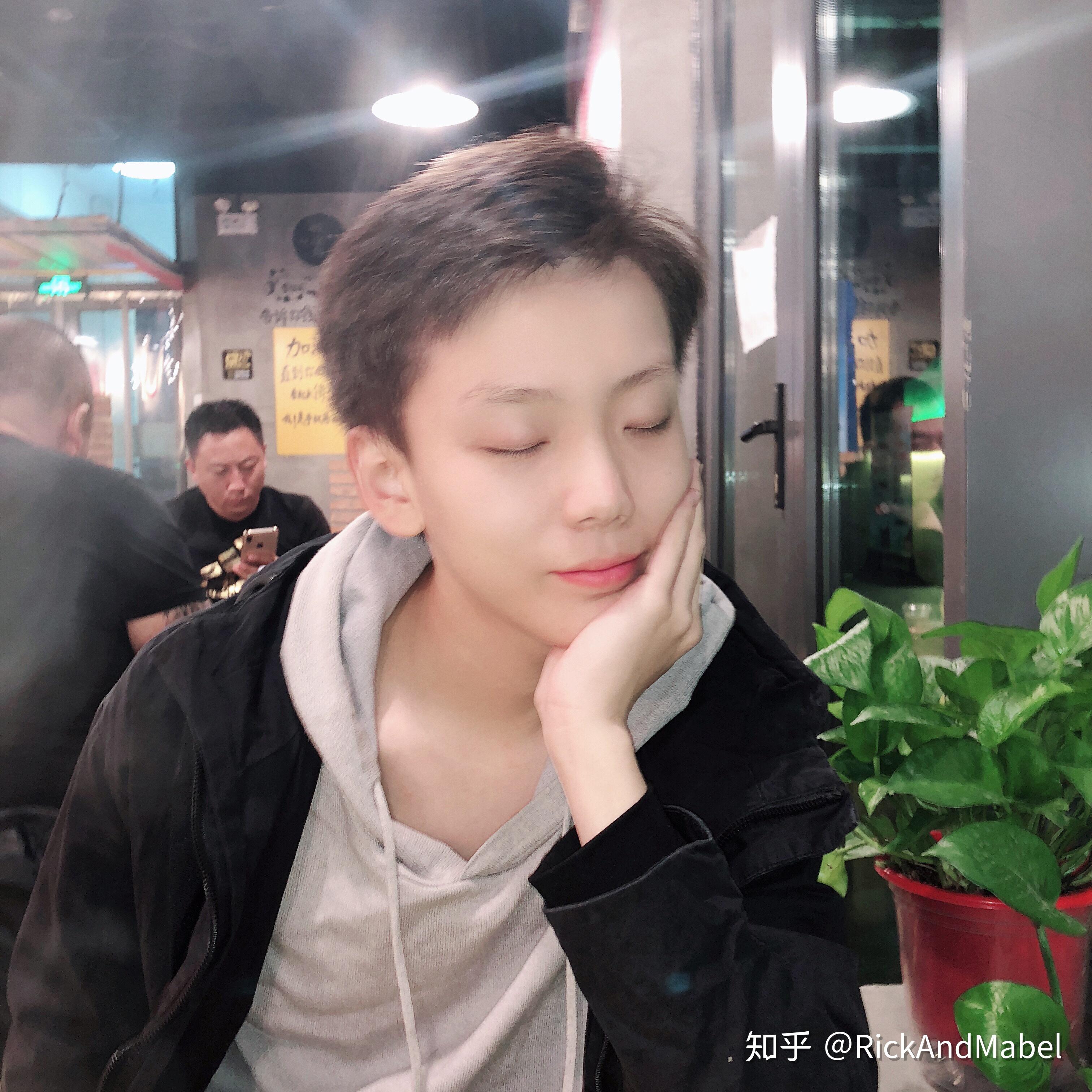 男生长得像女生是一种怎样的体验? - 知乎