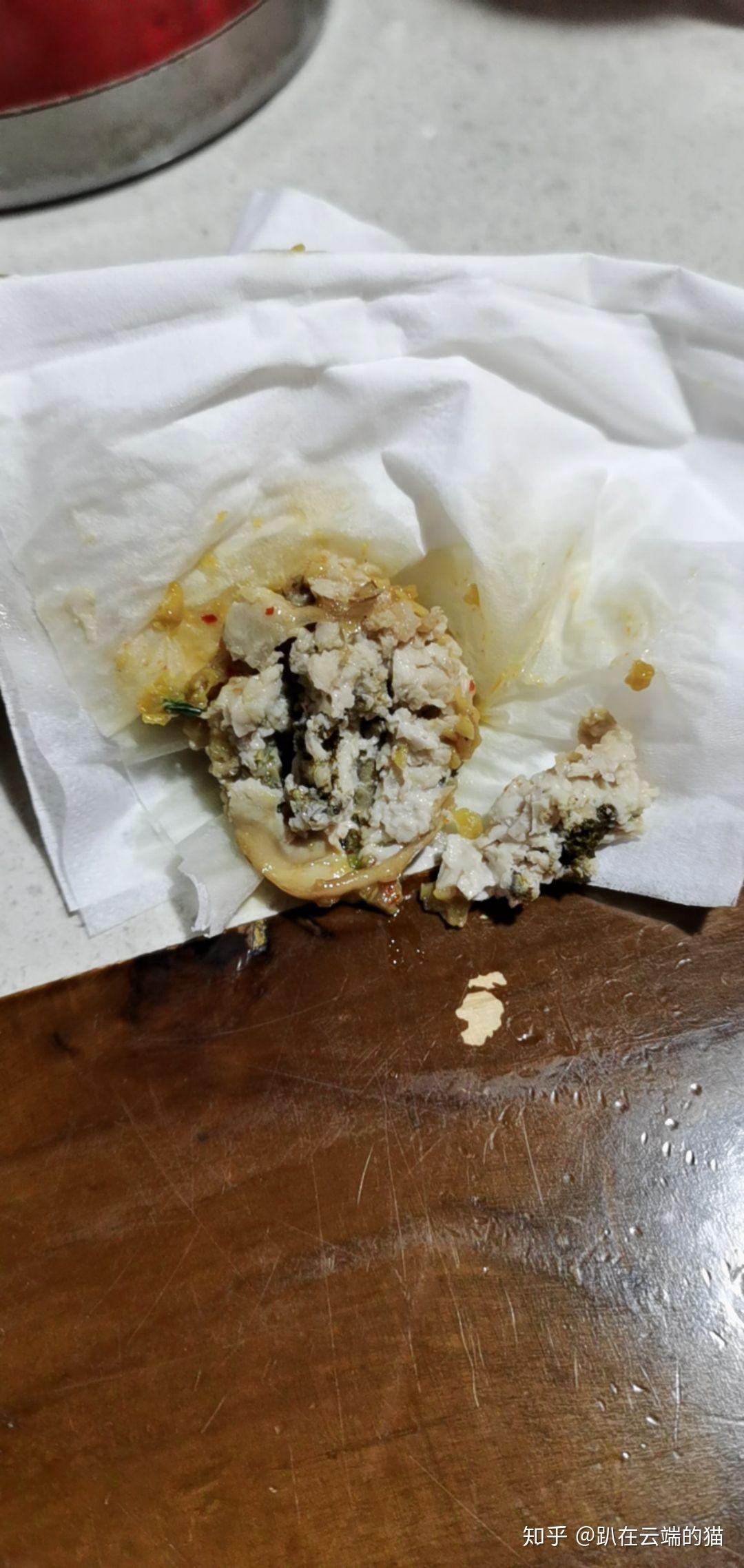 煮熟的生蚝打开里面有很多白色条状卷曲物,到底是个啥?
