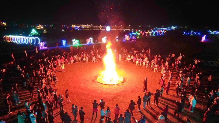 清远旅游,走进粉黛花海,户外晚宴共聚篝火晚会,夜游梦幻灯光秀! - 知乎