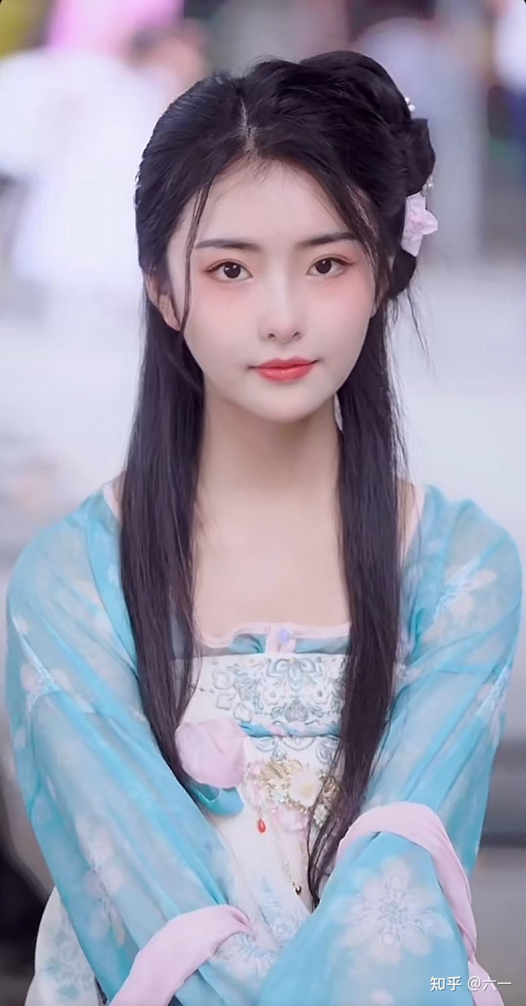 薛宝钗长得脸若银盆女孩子的容貌像盆是什么样貌