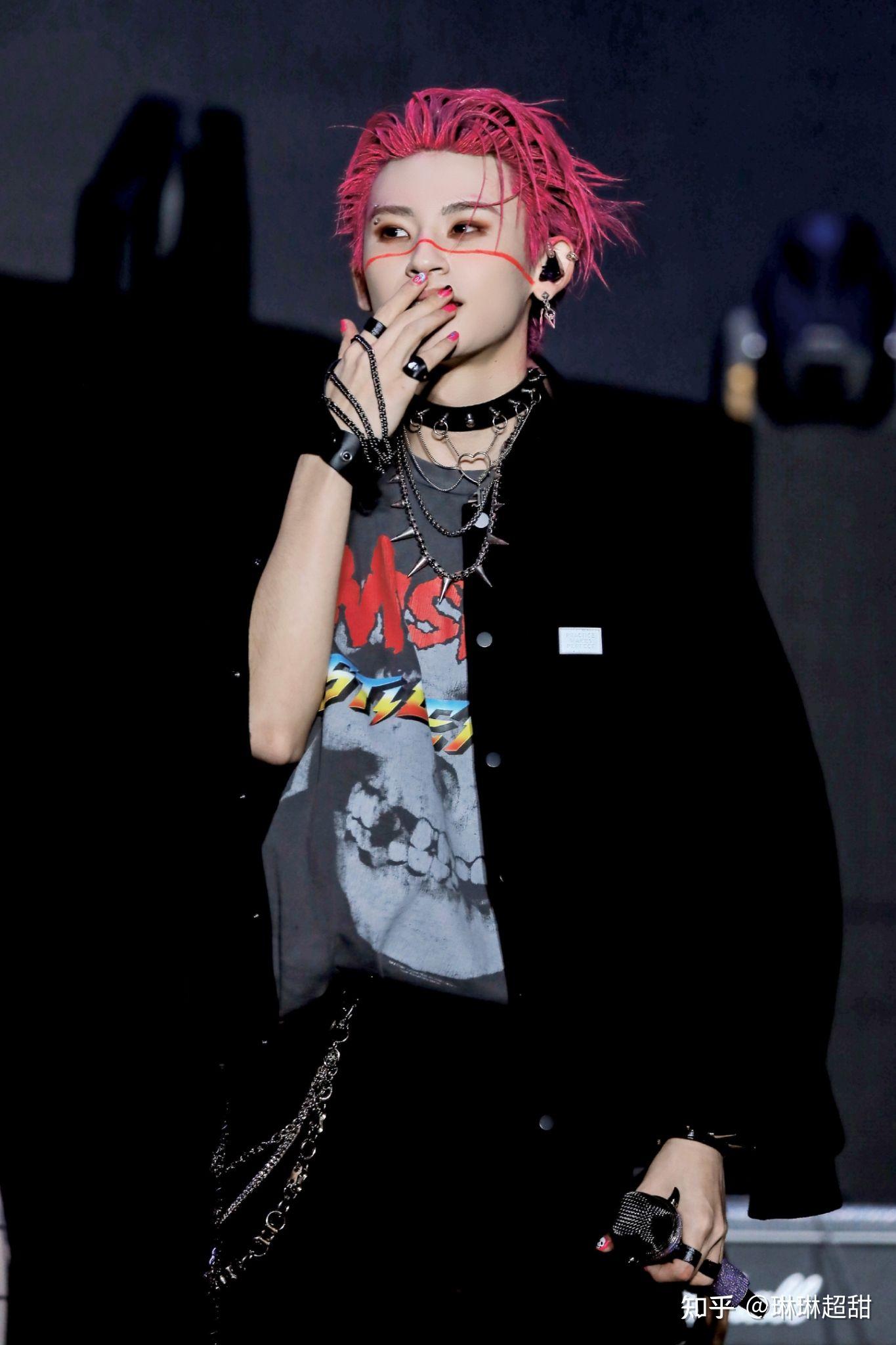 小鬼王琳凯全身照有没有?在线等?