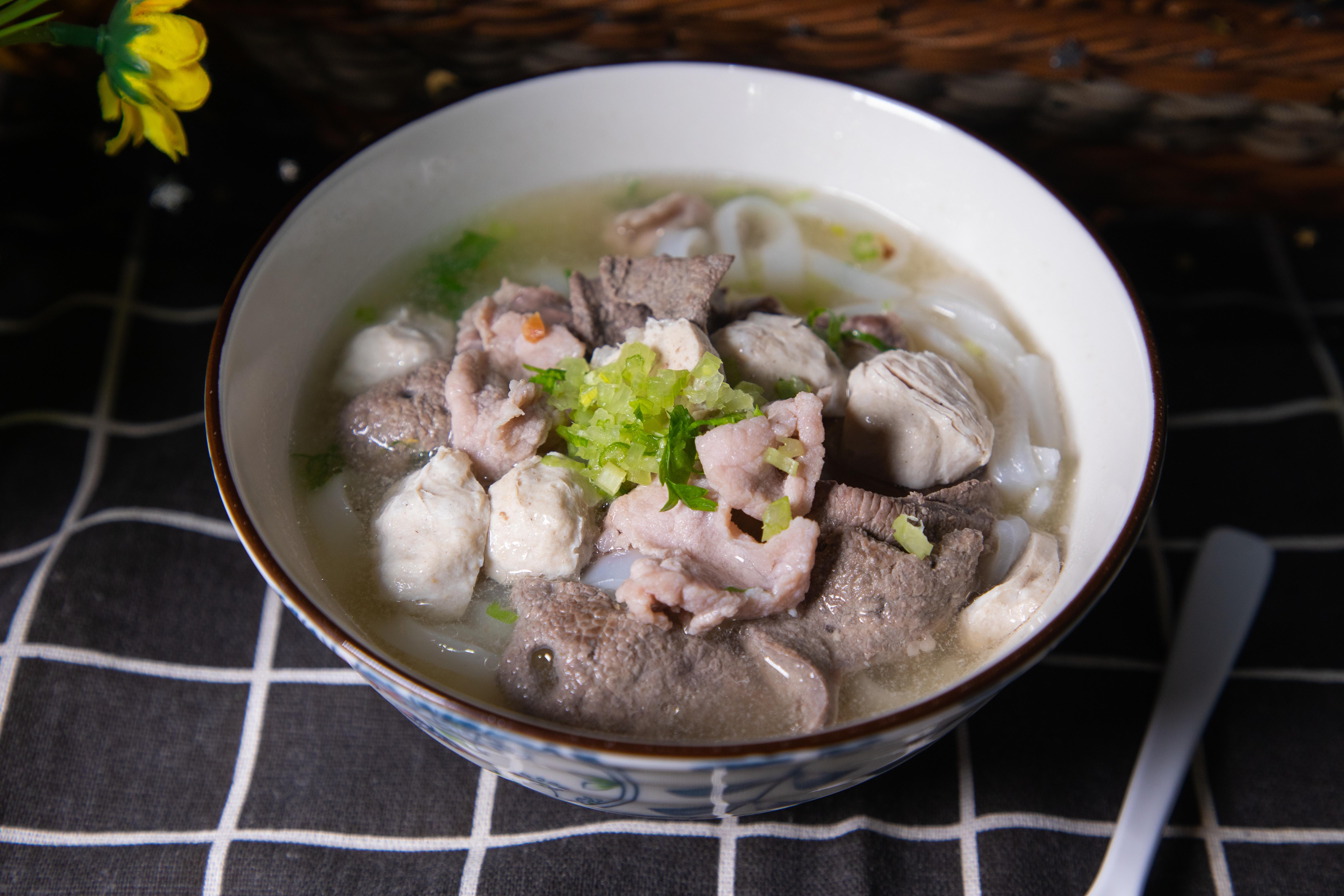 潮汕猪杂汤粉的做法和配料?