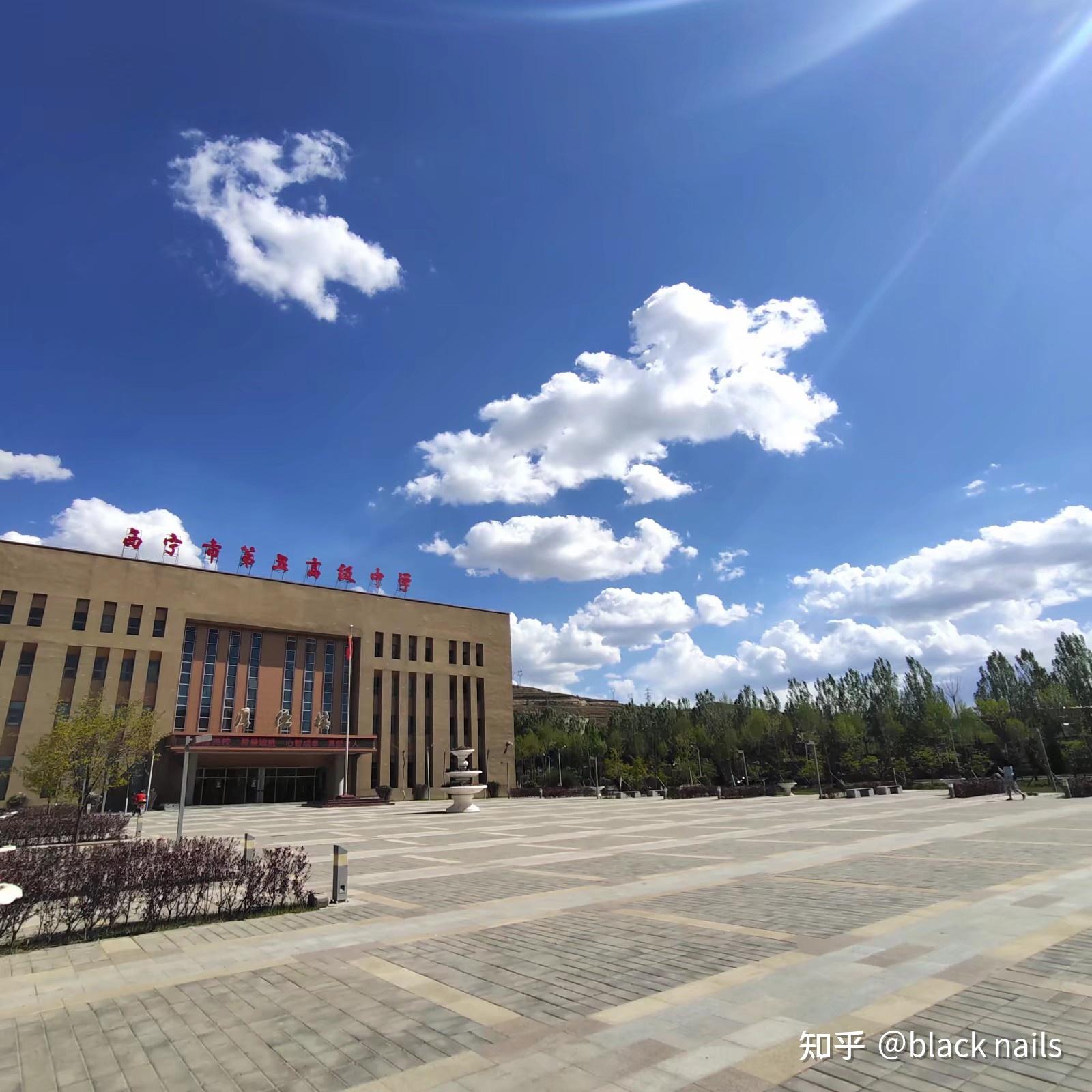 想问一下西宁五中的老师都怎么样