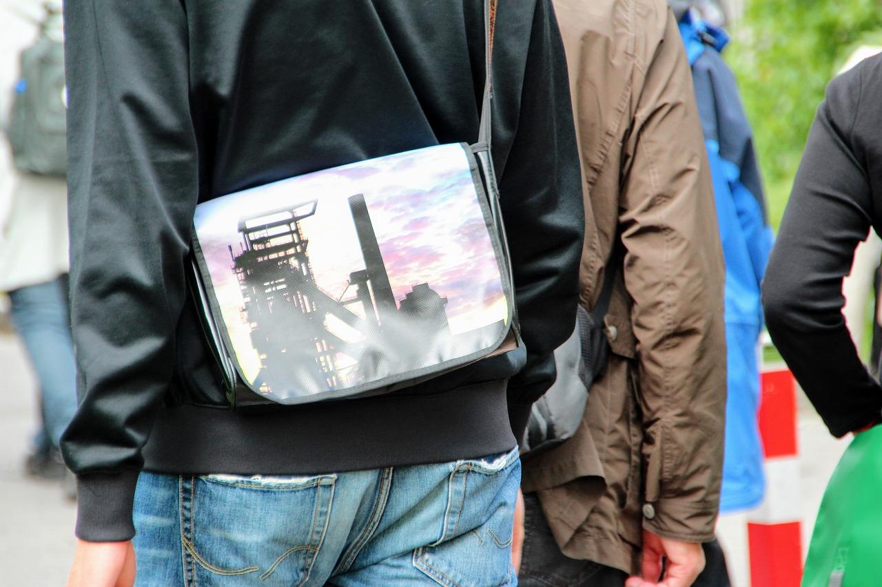 双肩包什么牌子质量