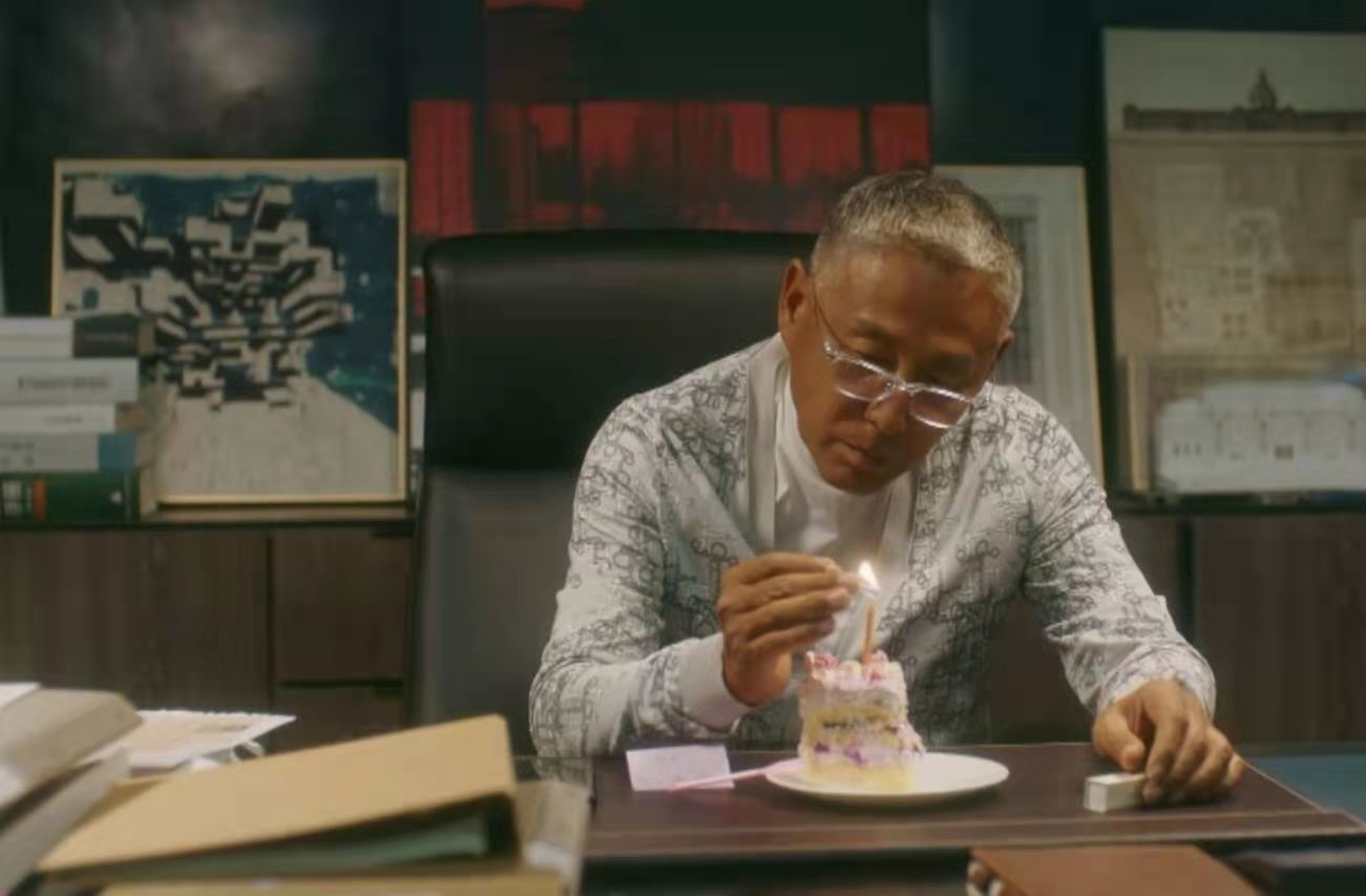 如何看待陈道明老师在流金岁月里的表现