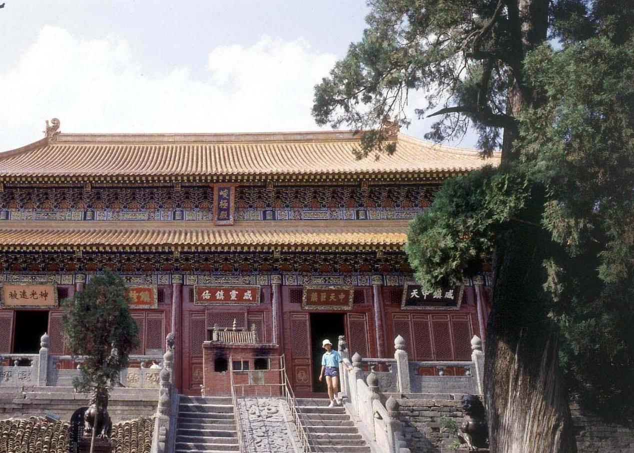 中国有哪些至今保存的重檐庑殿顶古建筑？ - 知乎