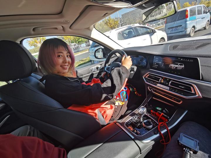 宝马新能源值得买吗小姐姐带你体验bmw全新x5