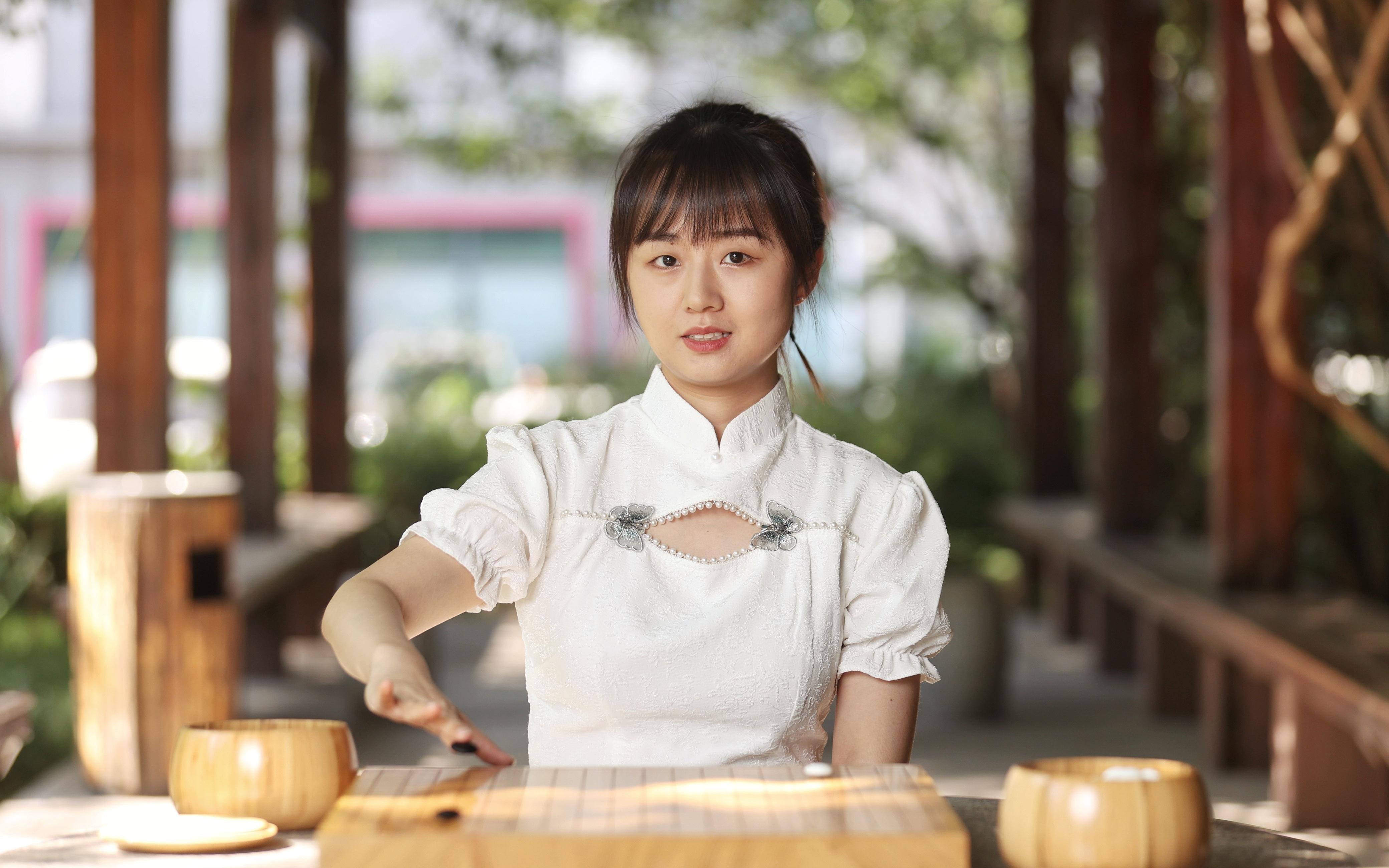 如何评价围棋职业选手战鹰二段获得虎扑女神大赛冠军? - 知乎