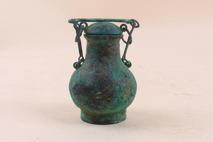 中国古美術 旧蔵『青銅器 提梁抱嬰獸壺』高浮彫 大型銅壺 青銅器 文房置物 賞物 v2-
