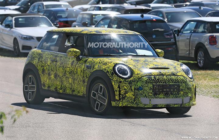 2022 MINI Cooper SE 
