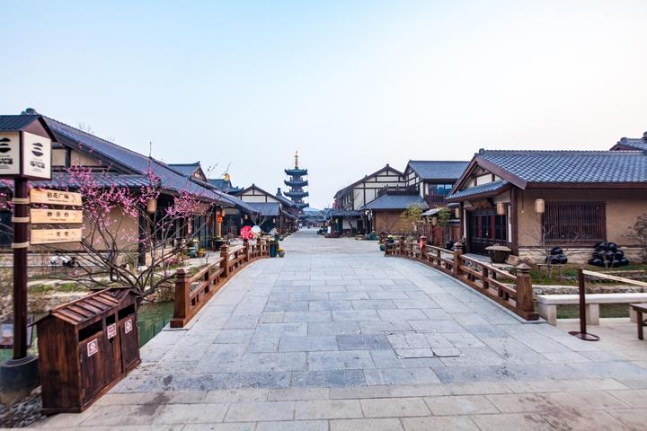 セール 登場から人気沸騰 京都西陣織の美技 誉れの袋帯 北野神社、祇園