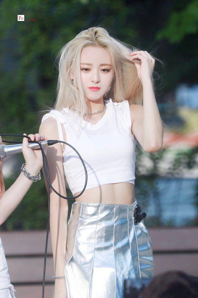 如何评价 itzy 成员 yuna(申有娜)? - 知乎