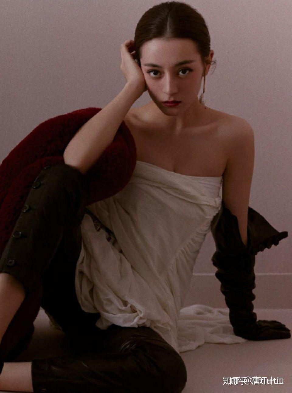 你有哪些惊艳绝色的美女手机壁纸?-美女手机壁纸高清抖音