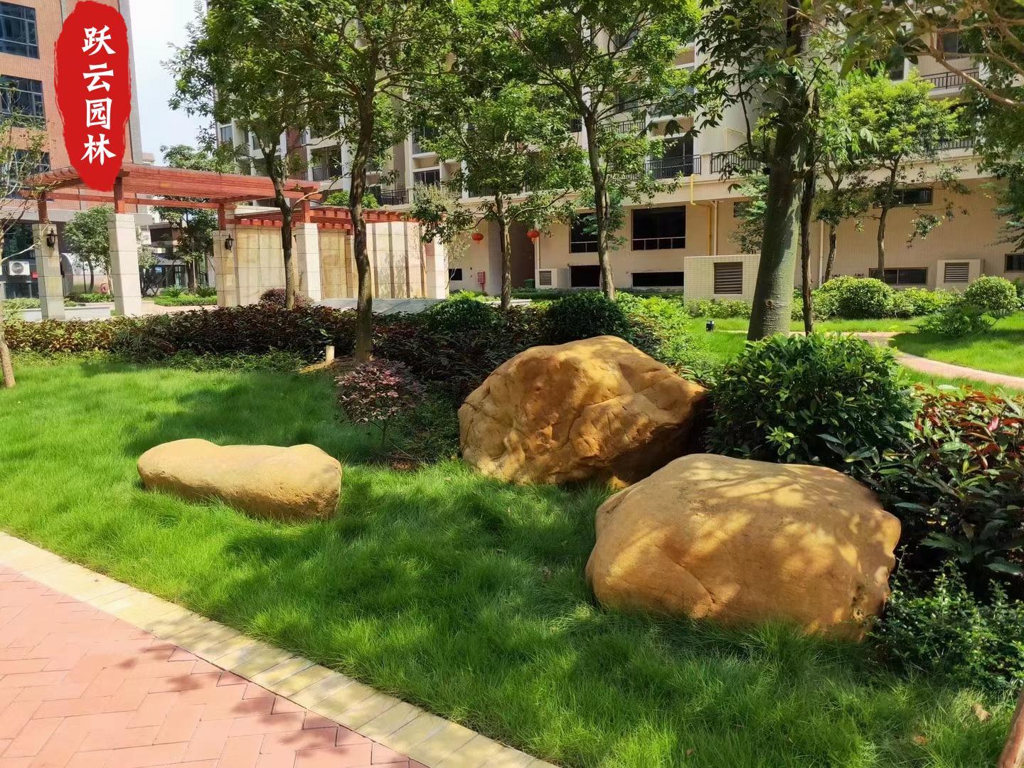 黄蜡石景观造景摆放