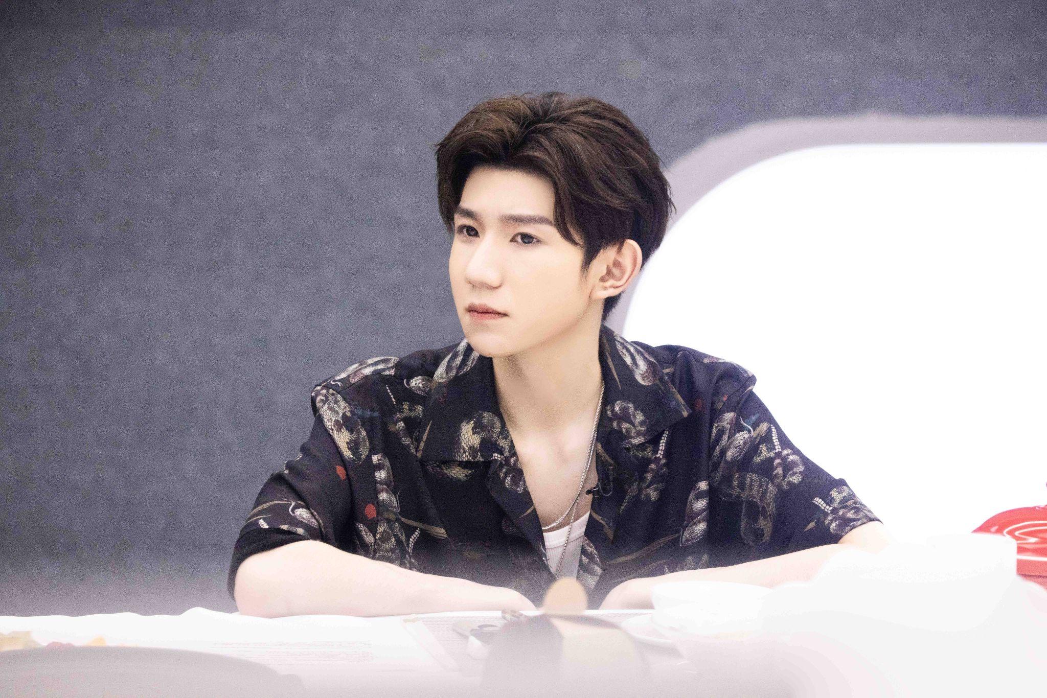 有没有特好看的王源的神图,在线求? - 知乎