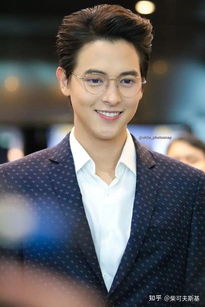 你觉得泰国男明星的颜值天花板是谁? - 知乎