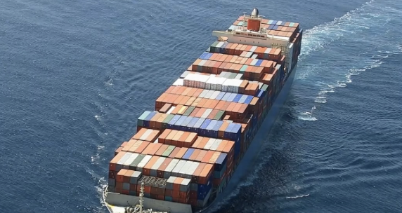 美国宣布对 60 个经济体加征 10%-12.5% 的 301 关税，但石油、天然气、食品得到豁免，对此你怎么看？