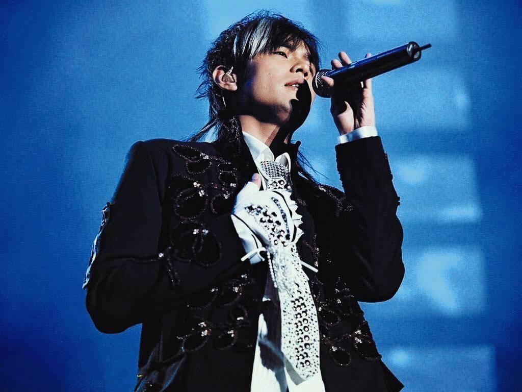 大家有没有周杰伦早期留狼尾的照片? - 知乎