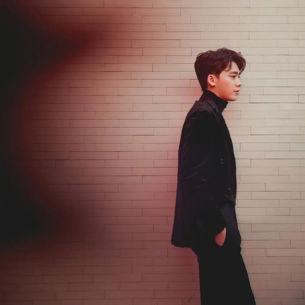 李易峰有哪些适合做微信头像的照片? - 知乎