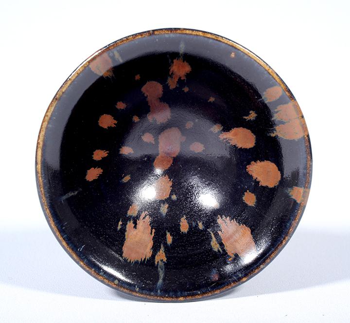 璀璨夺目的黑釉铁锈花沙家枥