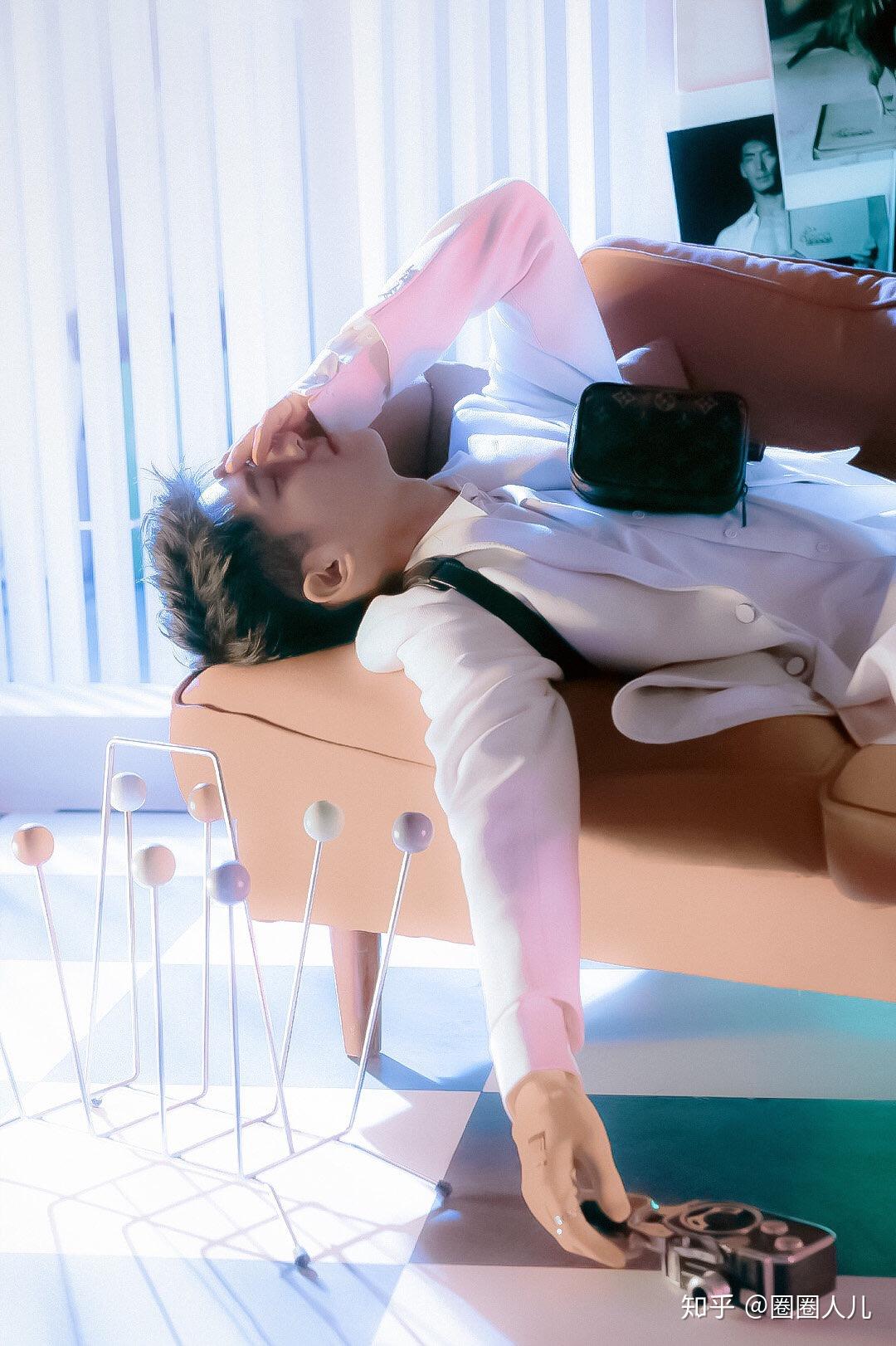 想要刘昊然睁眼闭眼的壁纸