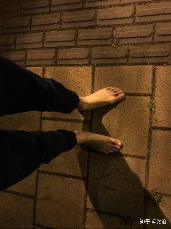 坚持长期赤脚脚会不臭了吗