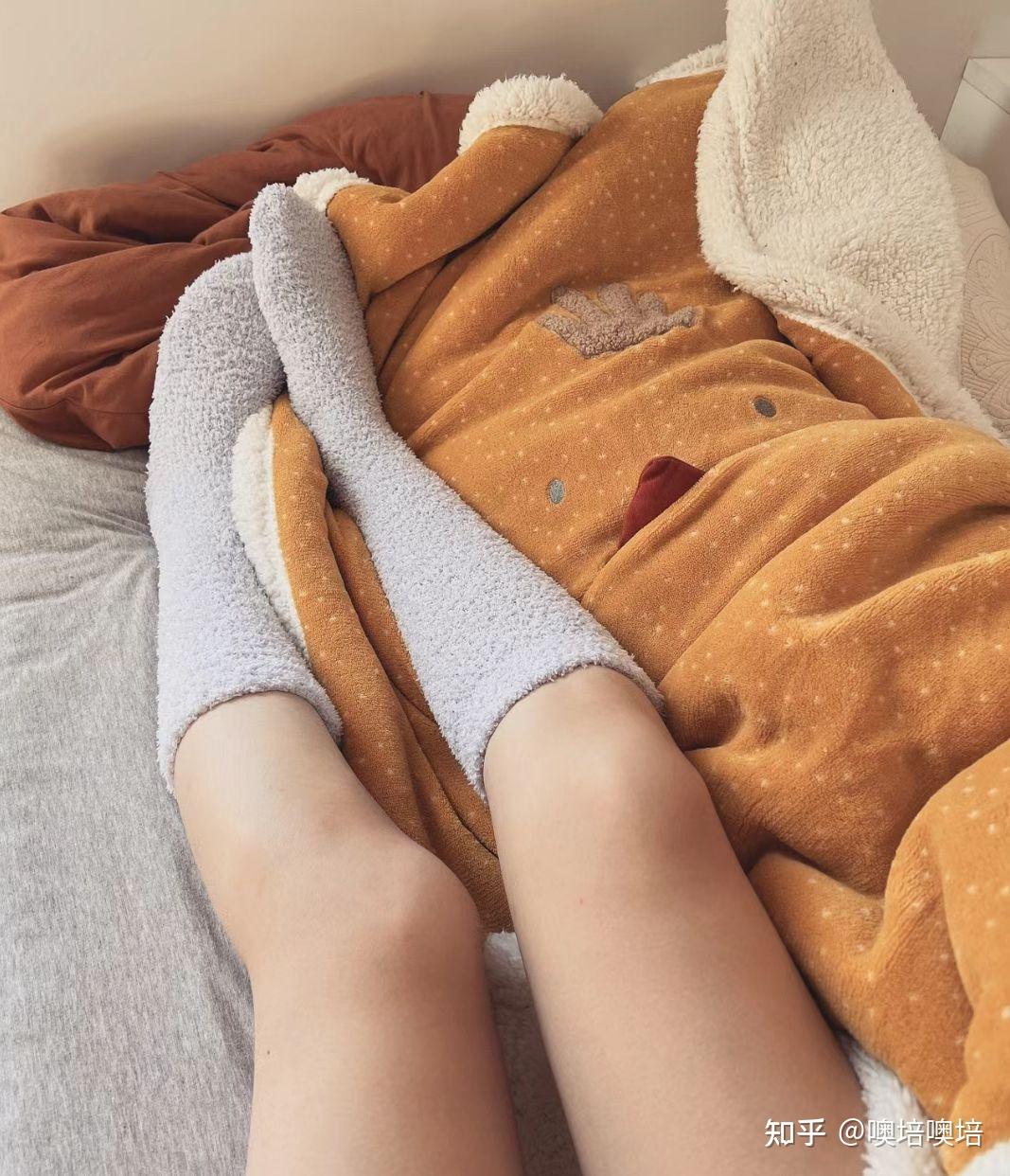 女生睡觉喜欢穿袜子吗?
