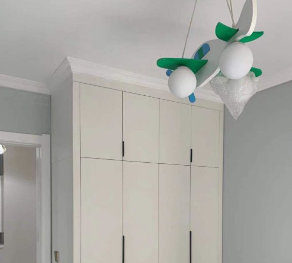 恒大新房想把石膏线打掉做到顶衣柜,爸妈疯狂反对,说是就把要做柜子的