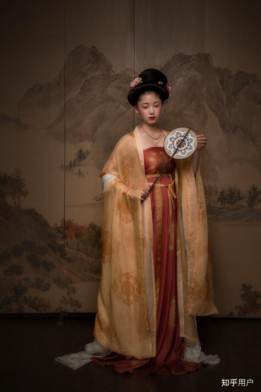 大家更喜欢汉服和服韩服的哪个