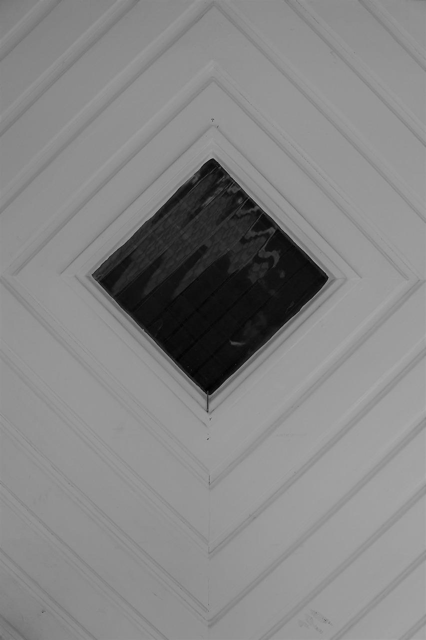 4. 办公桌宽度参考