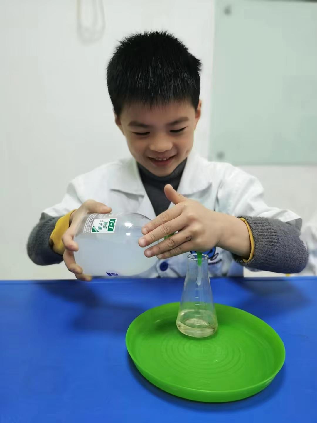 有哪些适合小朋友玩的科学小实验?