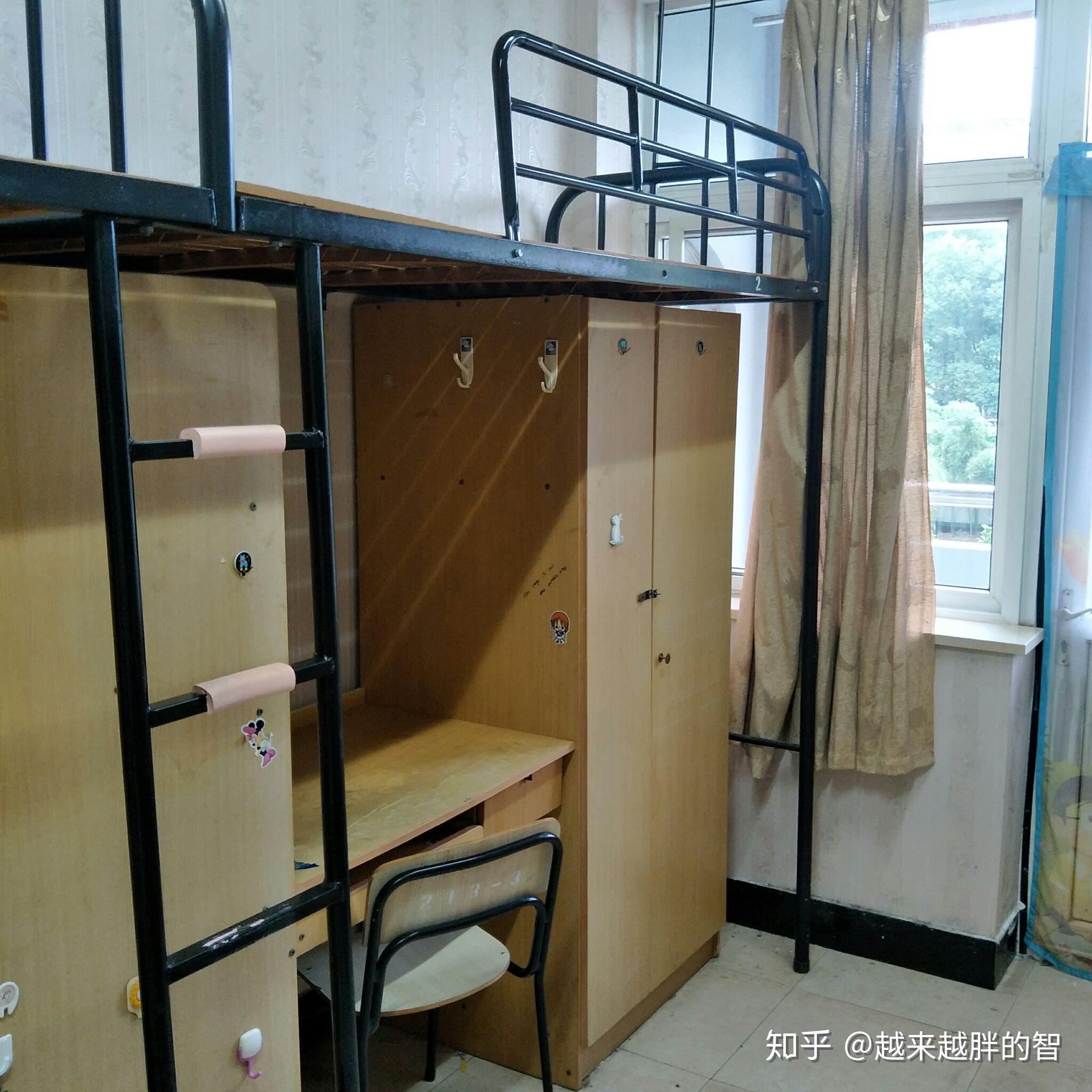 浙江万里学院好吗谁给讲讲