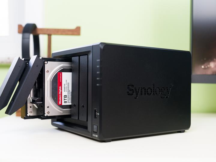 Synology NAS安心パックPro DS920+ (RAID5 実行12TB 3年先出保証) DS920+4TBSW43YSS D 通販 