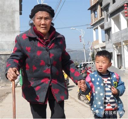 奶奶带孙子:是无情的义务还是温暖的情分 - 知乎