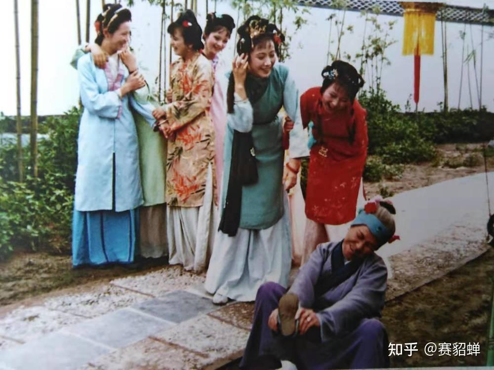 为什么《红楼梦》中薛宝钗对刘姥姥进大观园说:"老刘,老刘,食量大如牛