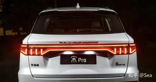 你见过哪些漂亮的尾灯？ - 知乎