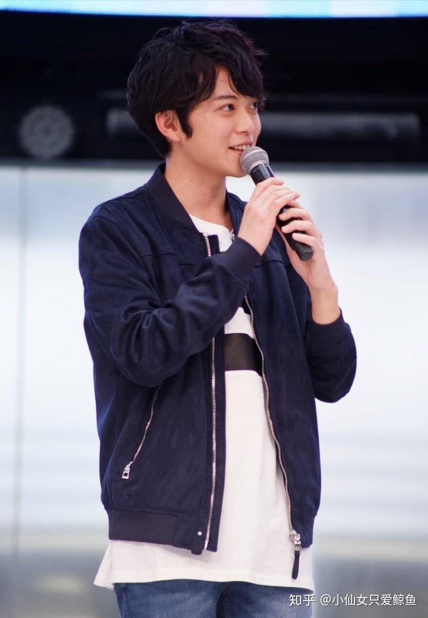 有没有松丸亮吾的写真或海报呀? - 知乎