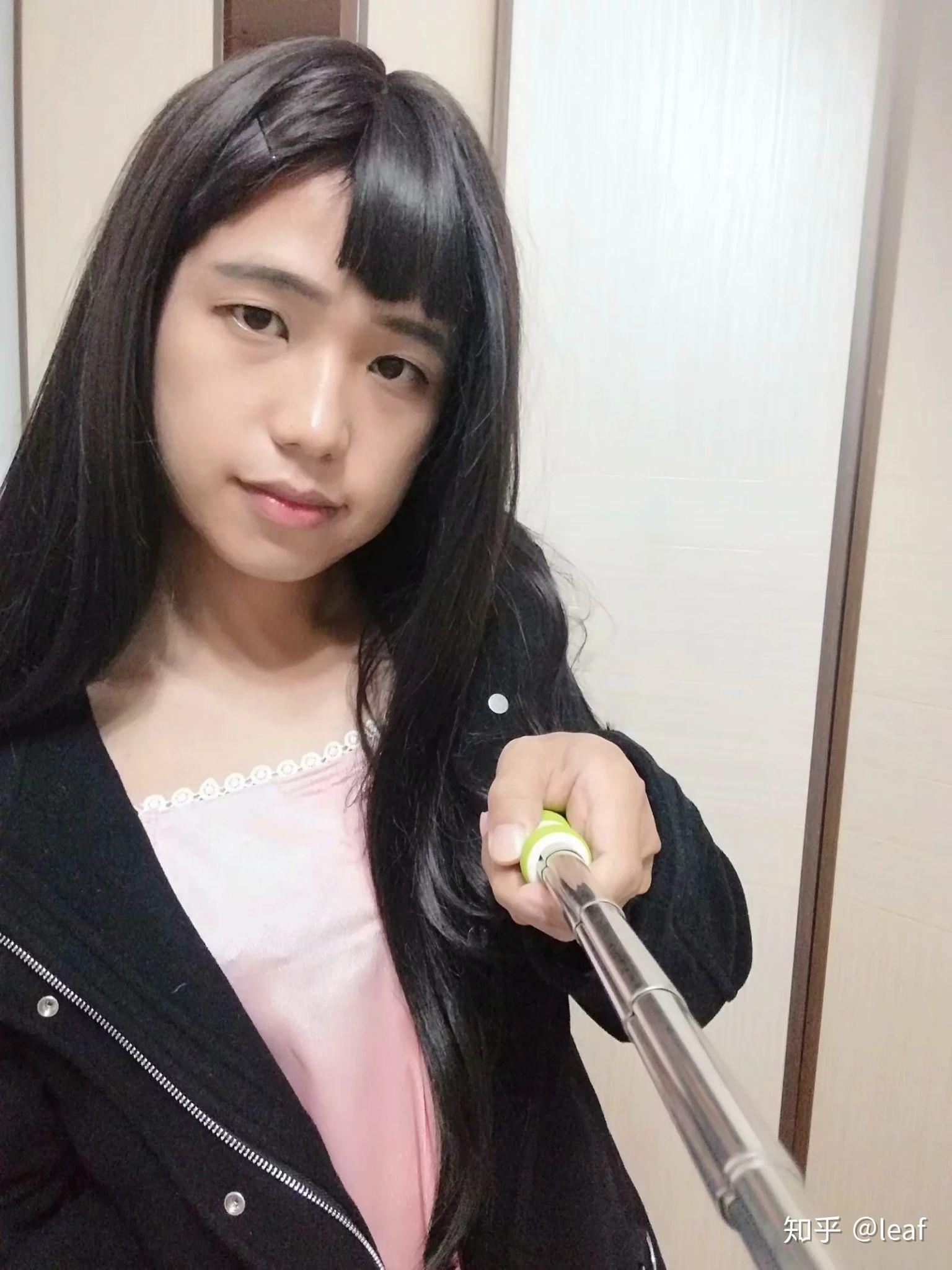 男朋友不许我看其他男孩子女装,是我的问题吗?