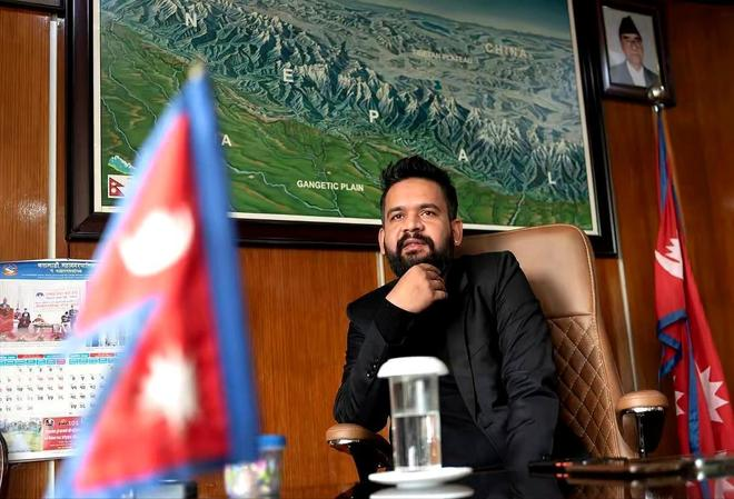 尼泊尔选出 35 岁新总理，原为说唱歌手，新生代政客的时代要来了么？