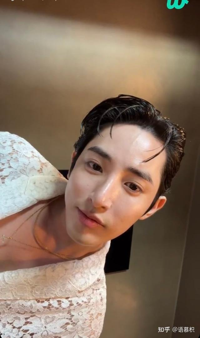 李洙赫出席哪个红毯的造型最令人眼前一亮? - 知乎