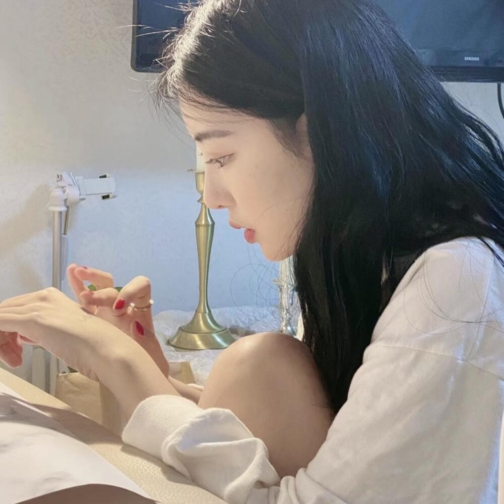 有没有那种很耐看而且让人觉得很温柔的女生头像? - 知乎