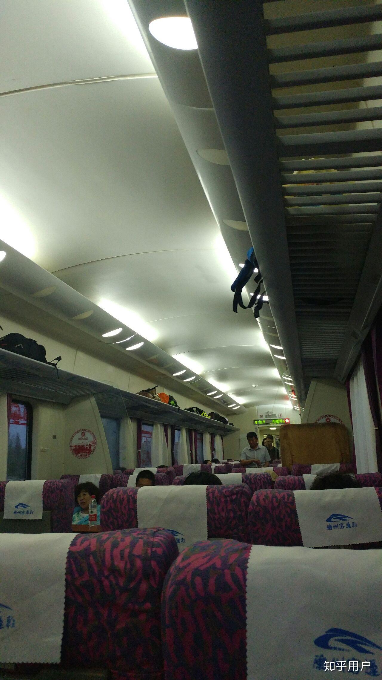 火车软座与硬座有什么区别?软座是什么样子的?