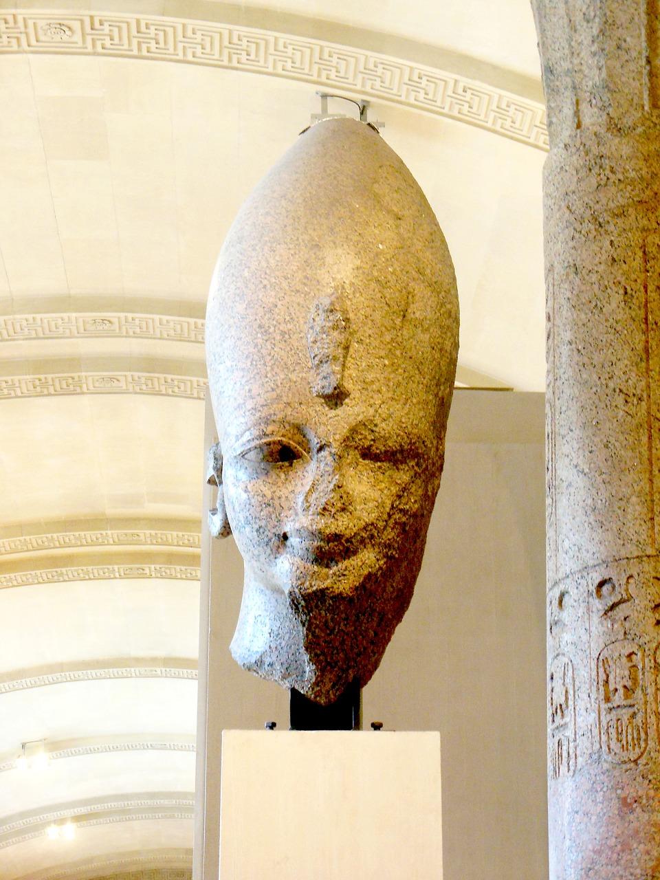 4. 中心地段物业