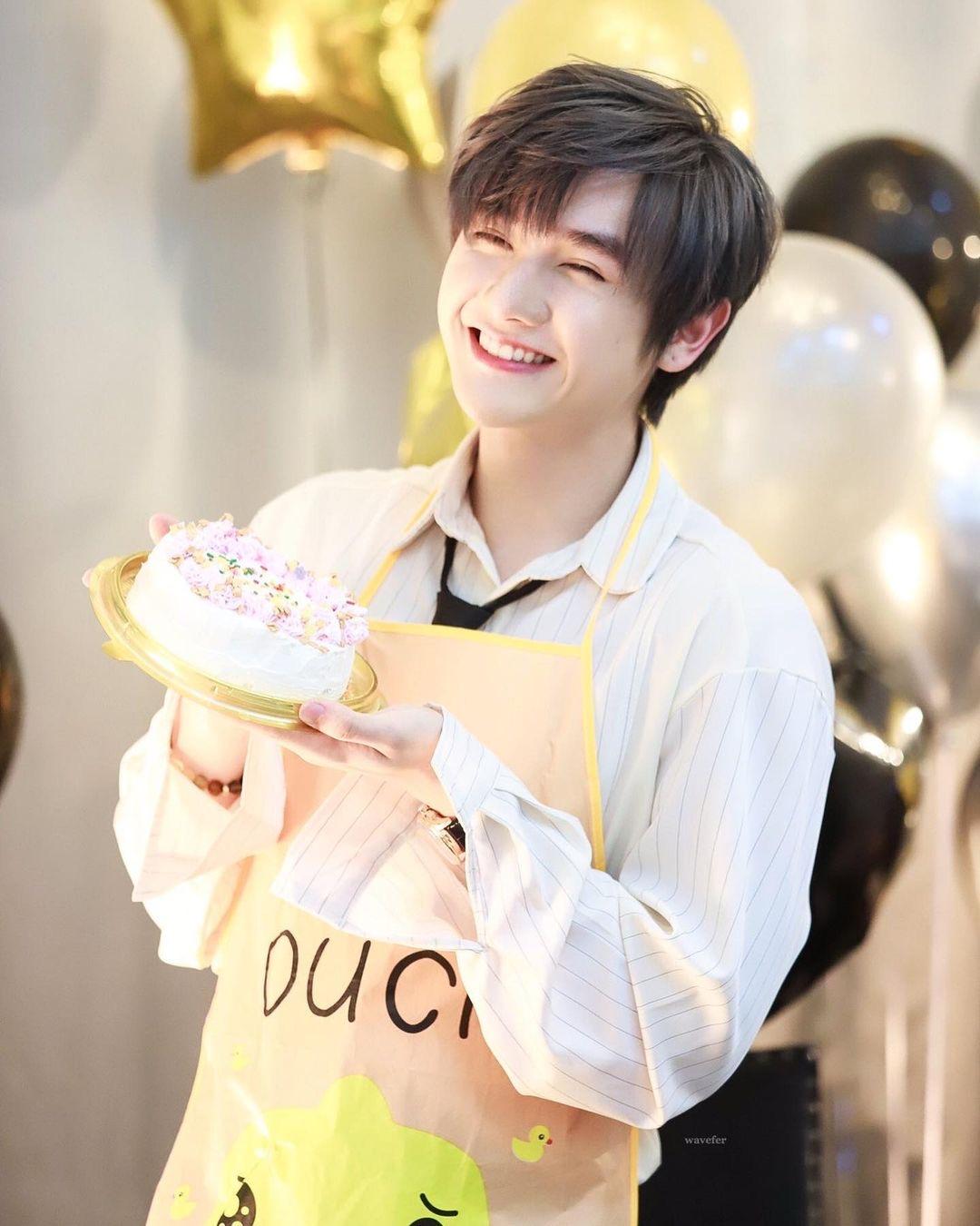 有没有高卿尘超可爱的照片